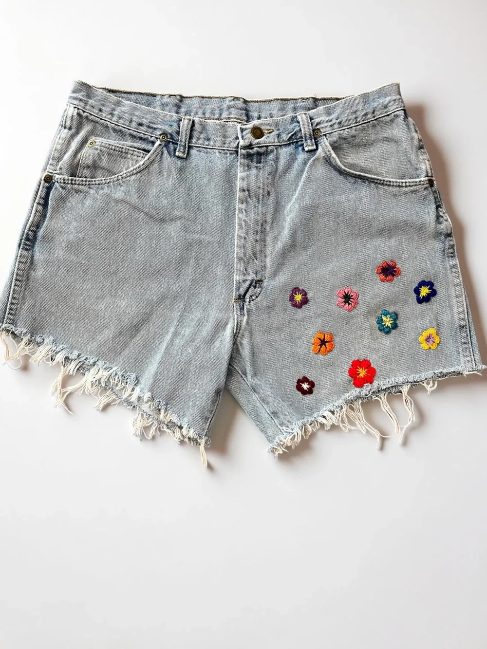 Hand embroidered grunge cut off Wrangler faded denim shorts-XL - Picture 1 of 9